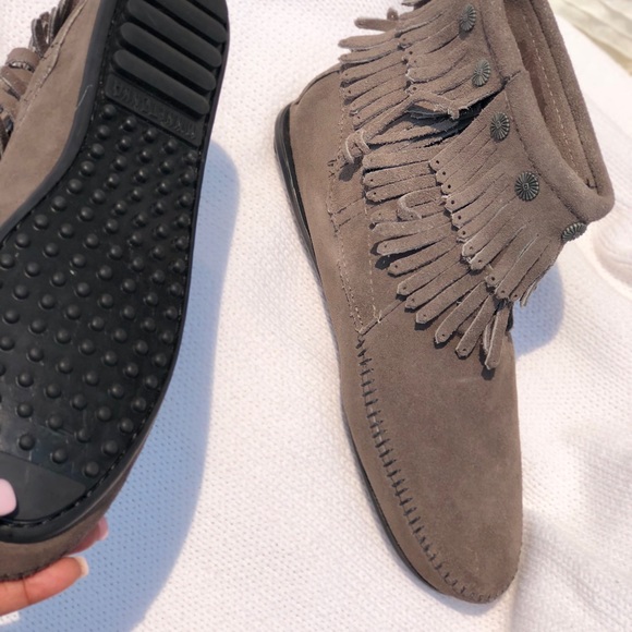 NEW MINNETONKA ANKLE BOOTS SIZE 10 - Picture 2 of 2